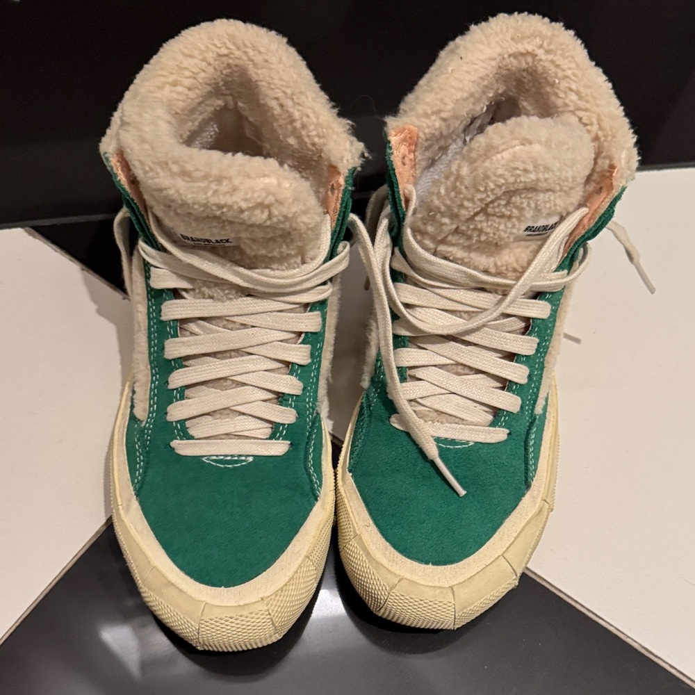 Women's Sneakers in Green and Cream - brand black